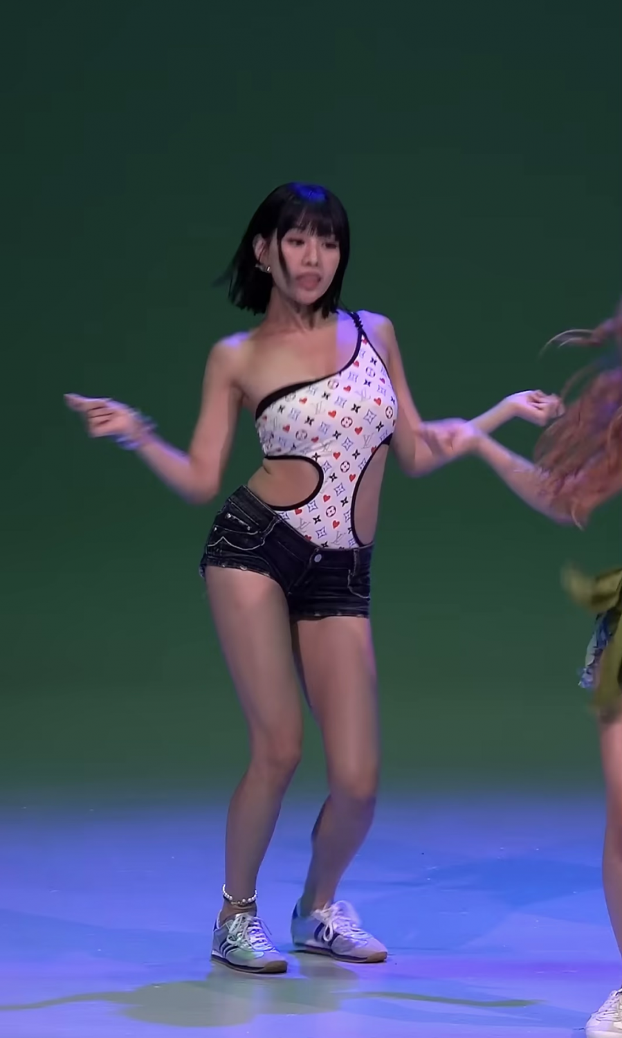 za7mdTzN Kiss of Life Natty Handjob Tribute 03.png